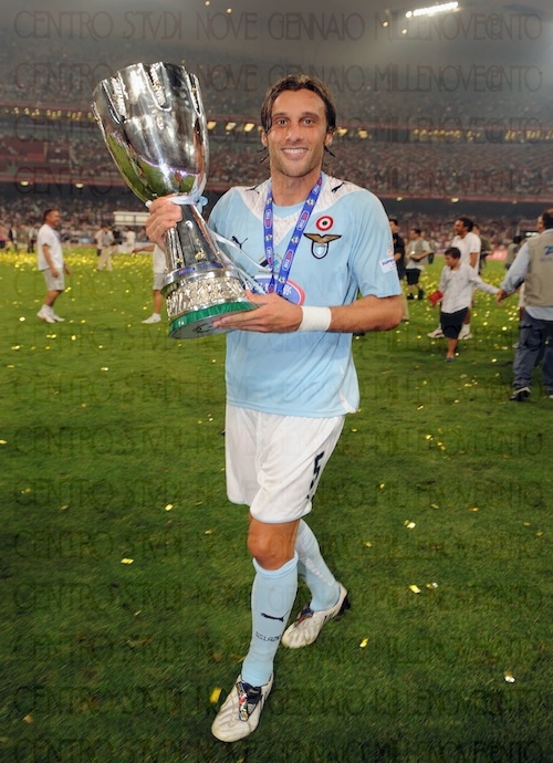 2009.08.08 Mauri con la Supercoppa Italiana